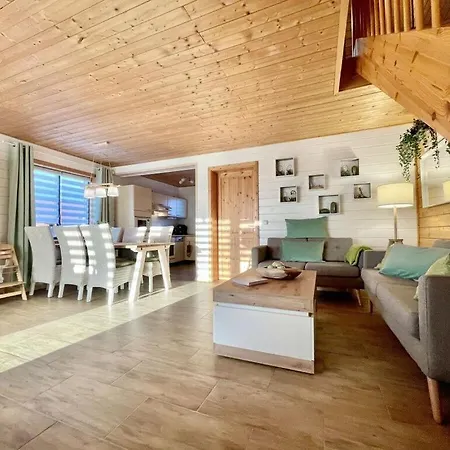 Lucky Piece Of Modern Retreat *